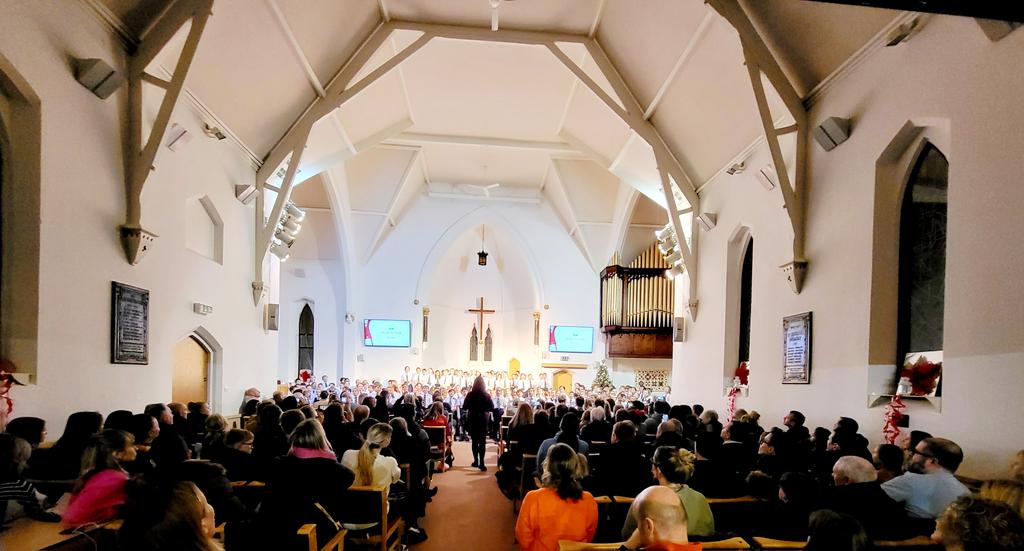 Wilmslow URC packed with onlookers as they wait for the carol service to begin